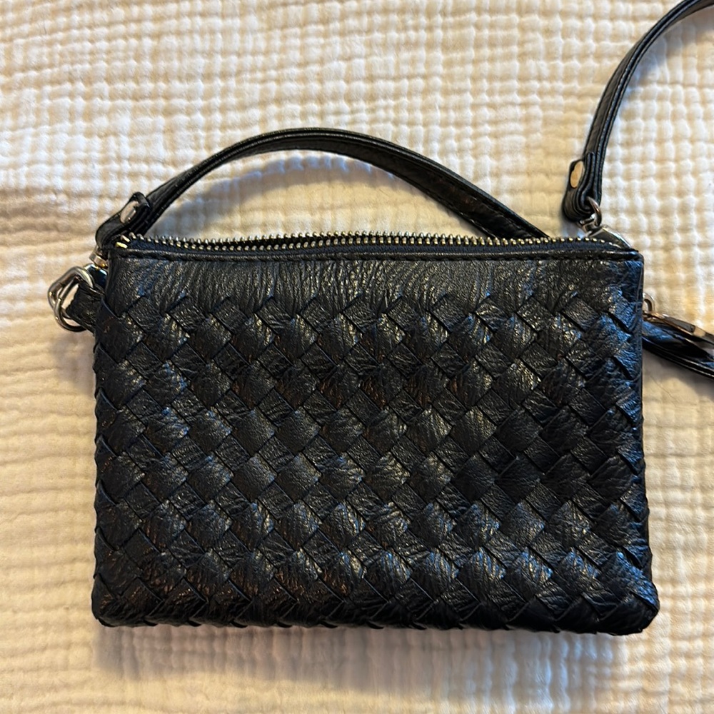 Black crossbody leather bag